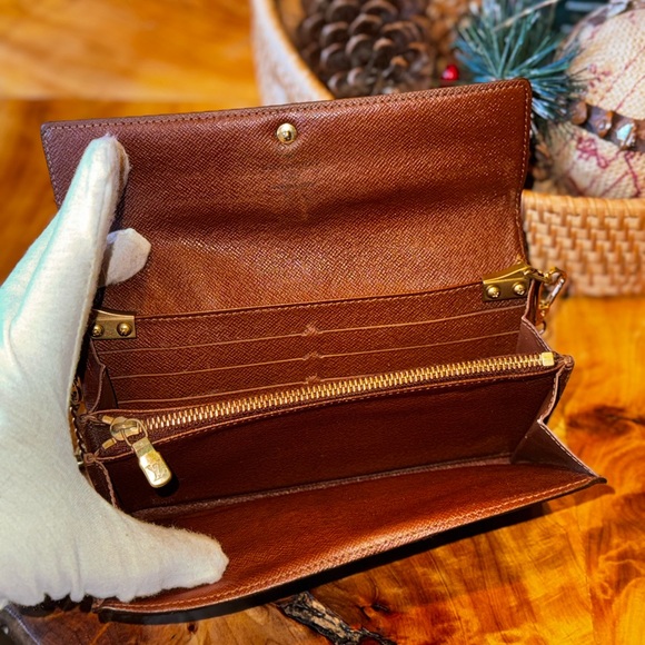 Louis Vuitton vintage Sarah wallet monogram converted authentic - Picture 7 of 17